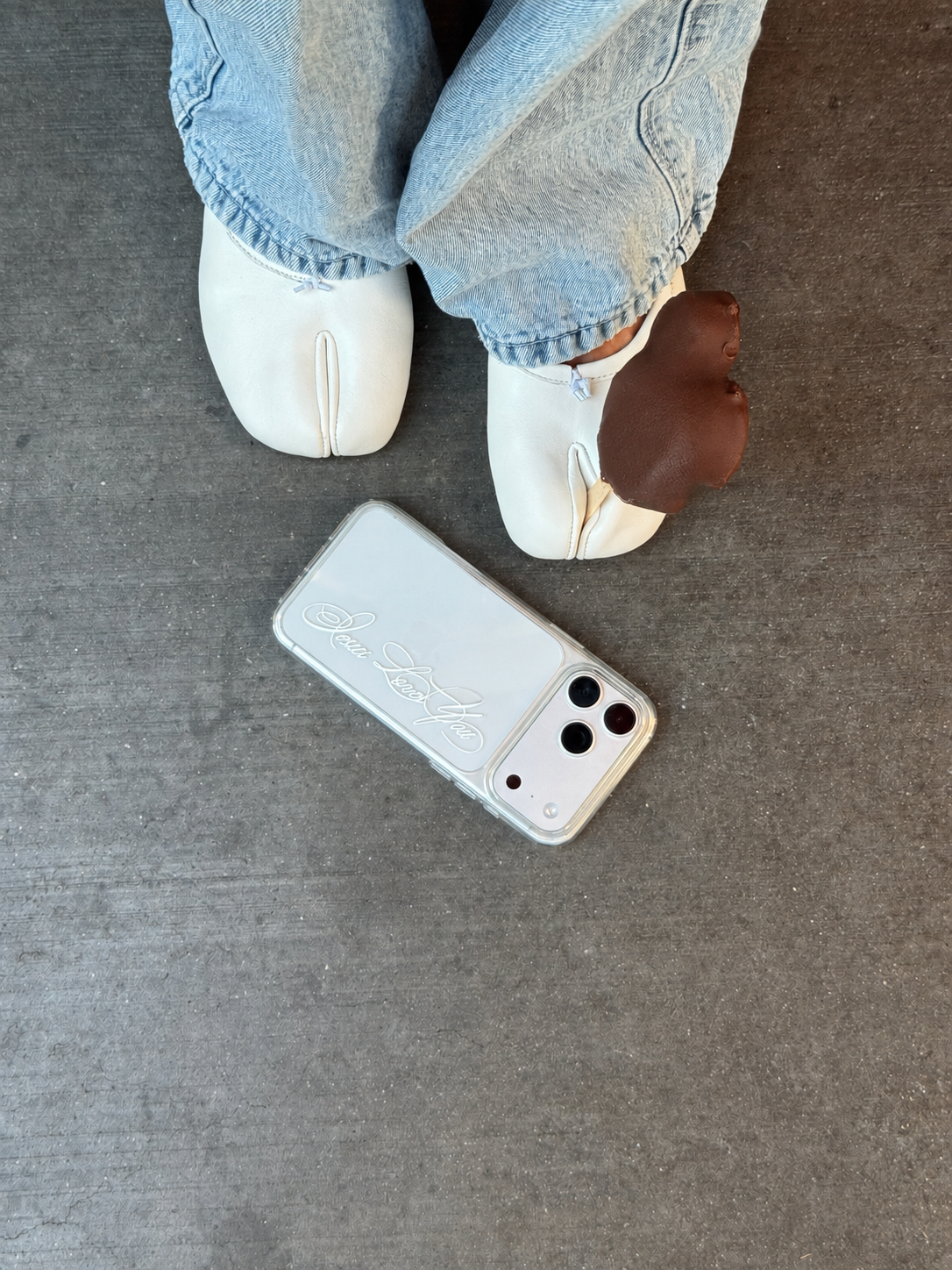 Jesus loves you Clear Phone Case