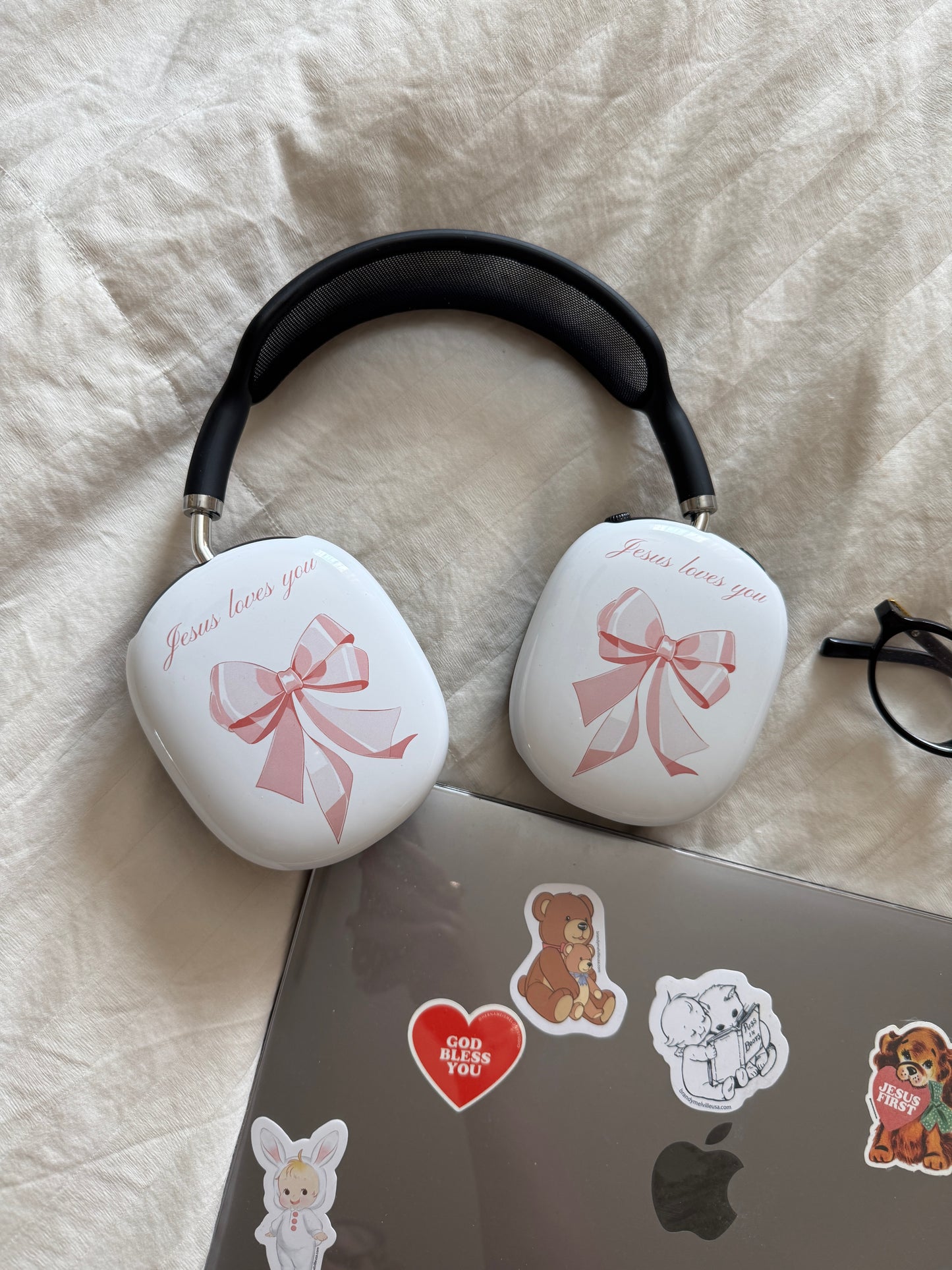 Jesus loves you Bow AirPod Max Cases